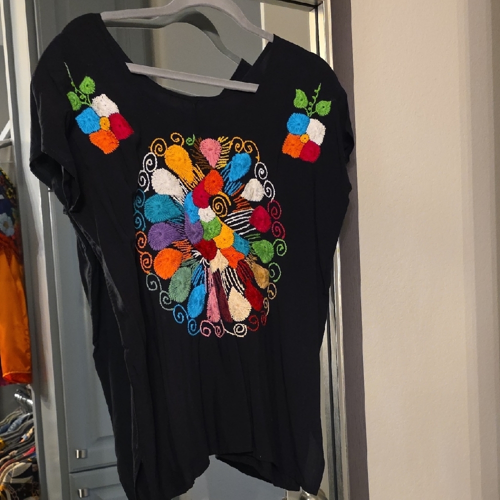 Colorful Embroidered Women's Blouse - Picture 3 of 8